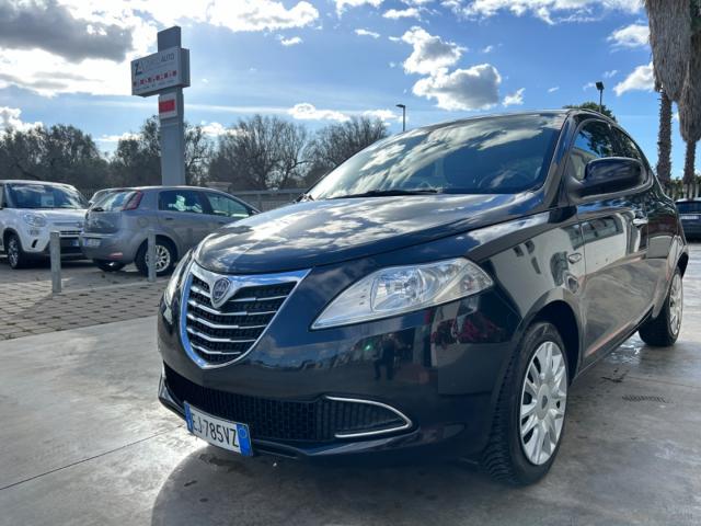 Auto - Lancia ypsilon 1.2 69 cv 5p. gold