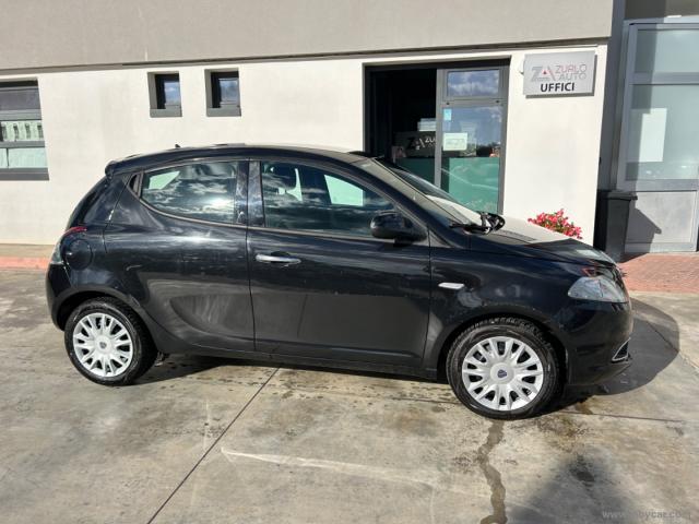 Auto - Lancia ypsilon 1.2 69 cv 5p. gold