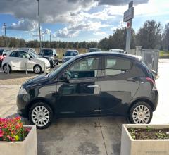 Auto - Lancia ypsilon 1.2 69 cv 5p. gold