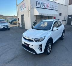 Auto - Kia stonic 1.2 dpi urban