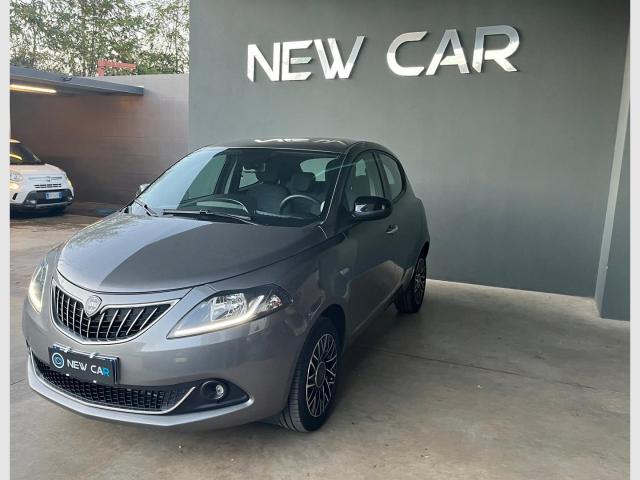 Auto - Lancia ypsilon 1.0 firefly 5p.s&s hyb. platino