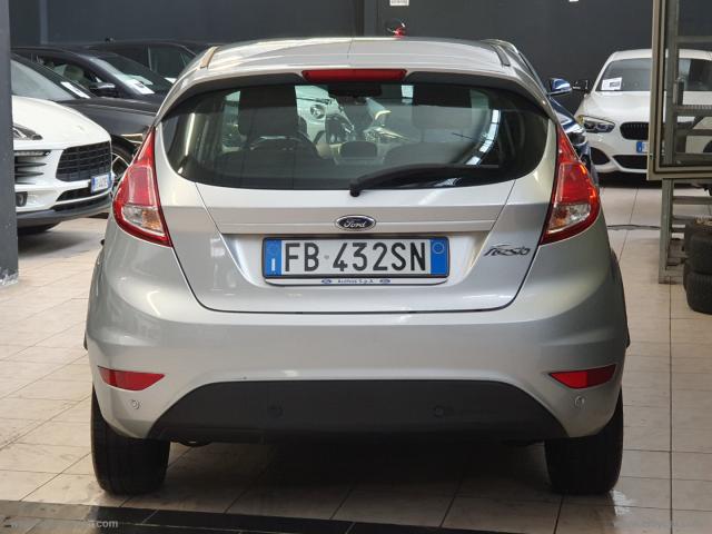 Auto - Ford fiesta 1.4 5p. bz.- gpl