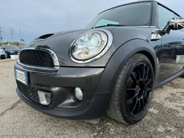 Auto - Mini mini 1.6 16v cooper s chili