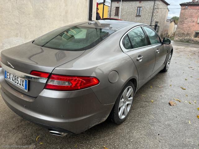 Auto - Jaguar xf 2.7d v6 luxury