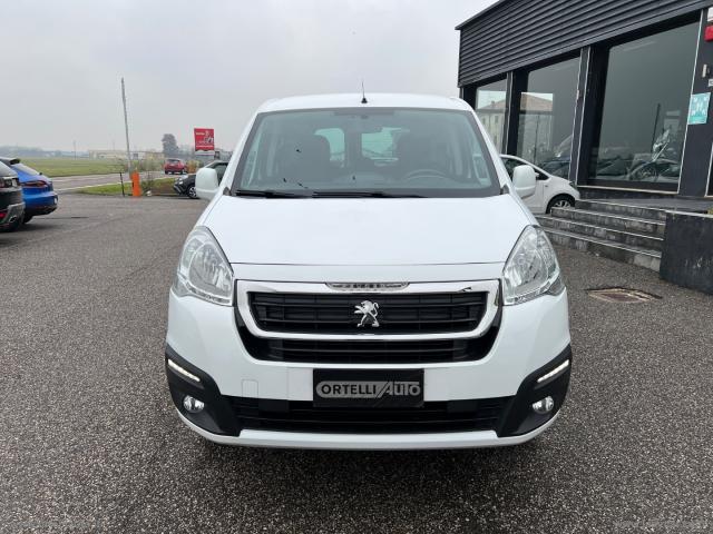 Auto - Peugeot part.tepee bluehdi1004x4act.tr.ctrl.plus