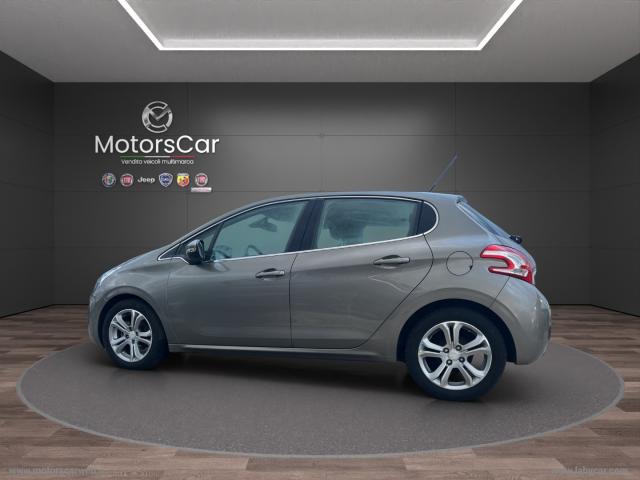 Auto - Peugeot 208 1.2 vti 82 cv 5p. allure