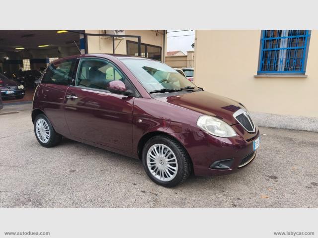 Auto - Lancia ypsilon 1.2 oro