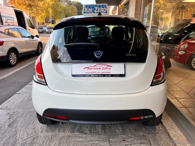 Auto - Lancia ypsilon 1.0 firefly 5p s&s hybrid silver