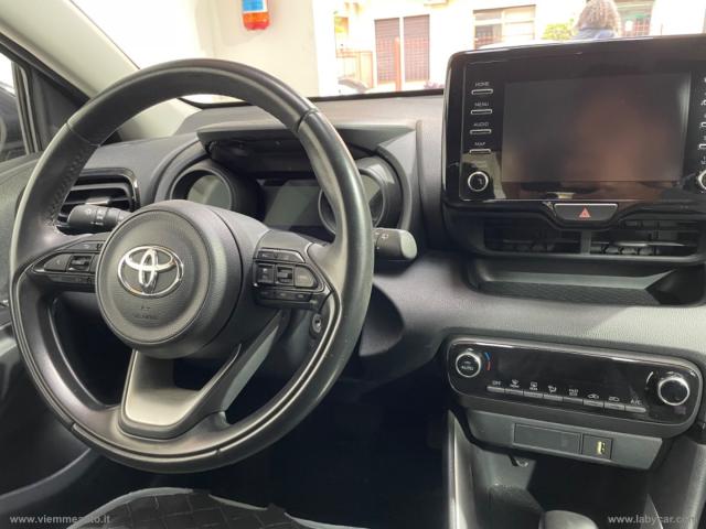 Auto - Toyota yaris 1.5 hybrid 5p. lounge