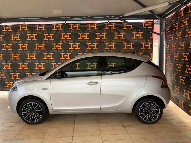 Auto - Lancia ypsilon 1.0 firefly 5p.s&s hybryd gold