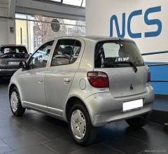 Auto - Toyota yaris 1.3 16v 5p. luna