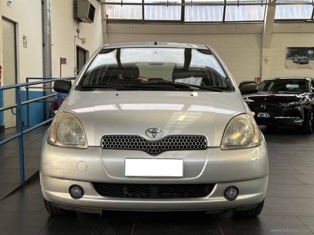 Auto - Toyota yaris 1.3 16v 5p. luna