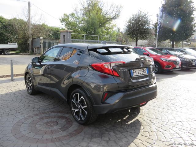 Auto - Toyota c-hr 1.8 hybrid e-cvt lounge