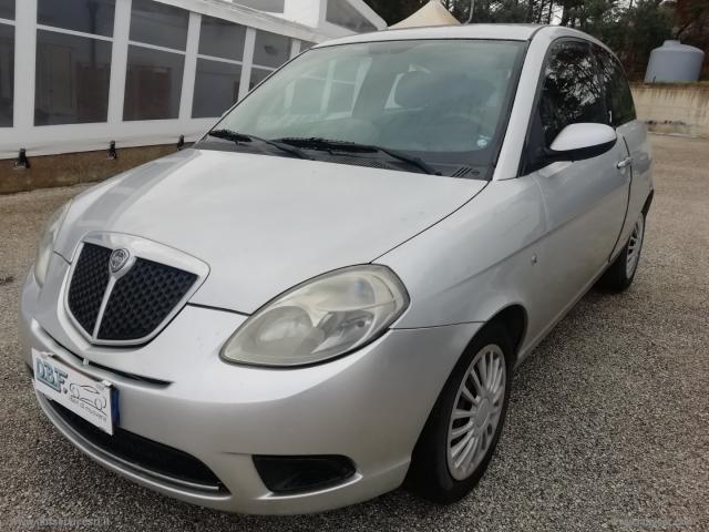 Auto - Lancia ypsilon 1.4 16v oro