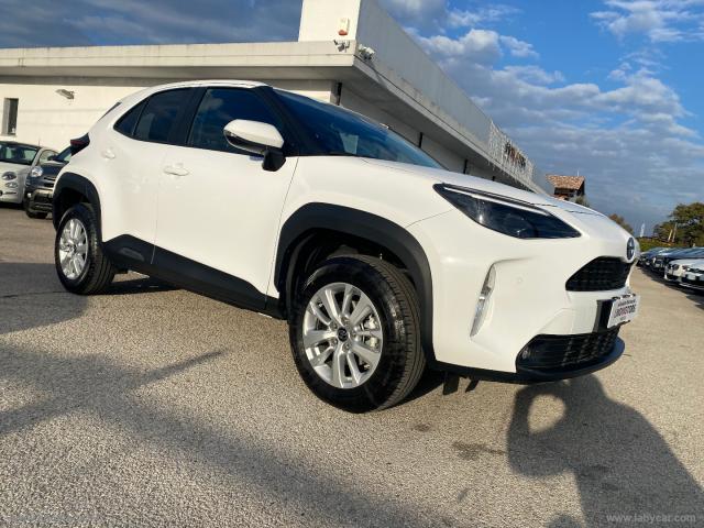 Toyota yaris cross 1.5 hybrid 5p. e-cvt business