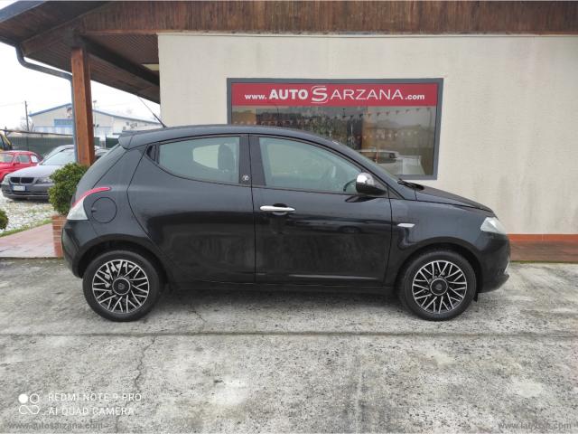 Auto - Lancia ypsilon 1.2 69 cv 5p. gpl ecochic gold