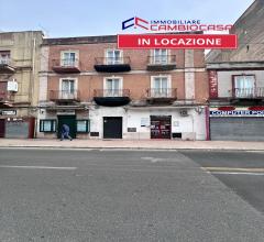 Locale commerciale in affitto a taranto tre carrare battisti