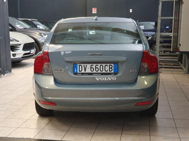 Auto - Volvo s40 2.0 d