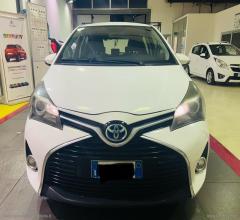 Auto - Toyota yaris 1.5 hybrid 5p. active