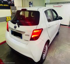 Auto - Toyota yaris 1.5 hybrid 5p. active