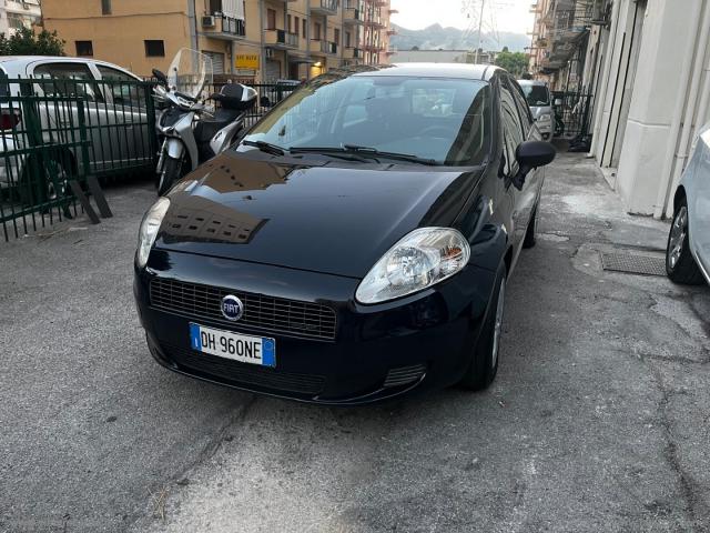 Auto - Fiat grande punto 1.3 mjt 75 cv 5p. fun