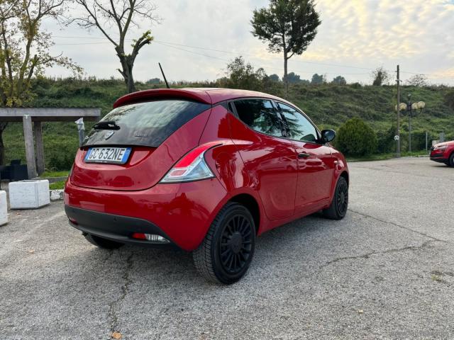 Auto - Lancia ypsilon 1.0 firefly 5p.s&s hybryd gold