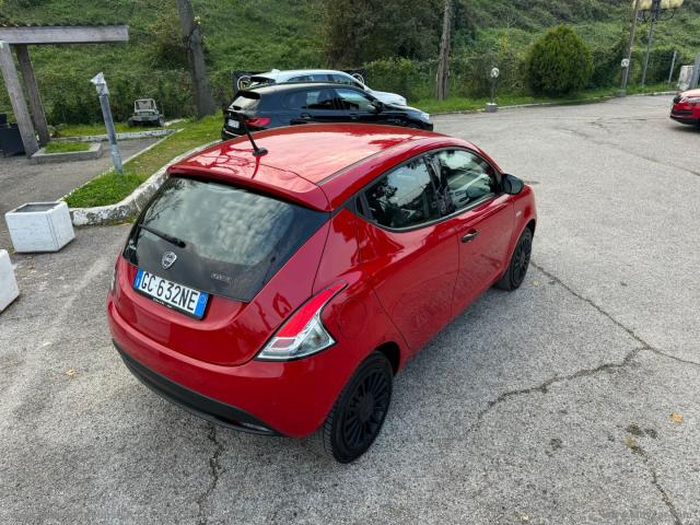 Auto - Lancia ypsilon 1.0 firefly 5p.s&s hybryd gold