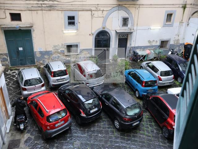 Appartamenti in Vendita - Appartamento in vendita a napoli centro storico