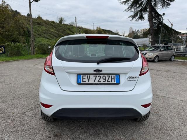 Auto - Ford fiesta 1.4 5p. bz.- gpl titanium