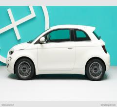 Auto - Fiat 500 icon berlina 42 kwh neopatentati