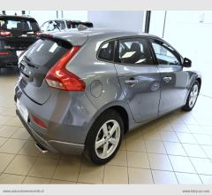 Auto - Volvo v40 d2 momentum