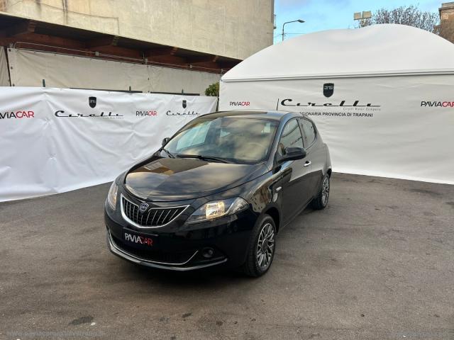 Lancia ypsilon 1.0 firefly 5p.s&s hybrid silver