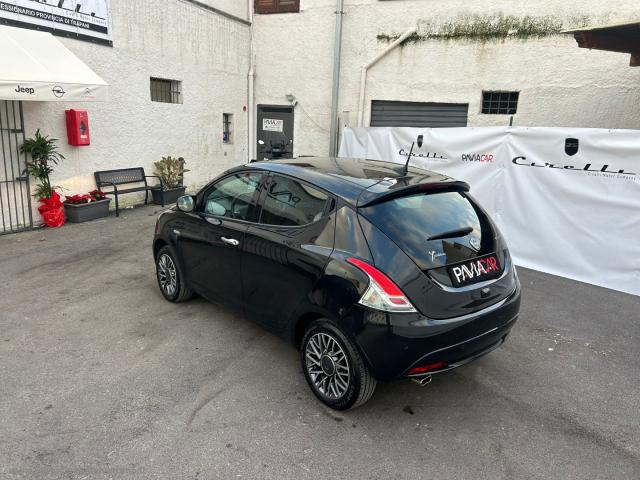 Auto - Lancia ypsilon 1.0 firefly 5p.s&s hybrid silver