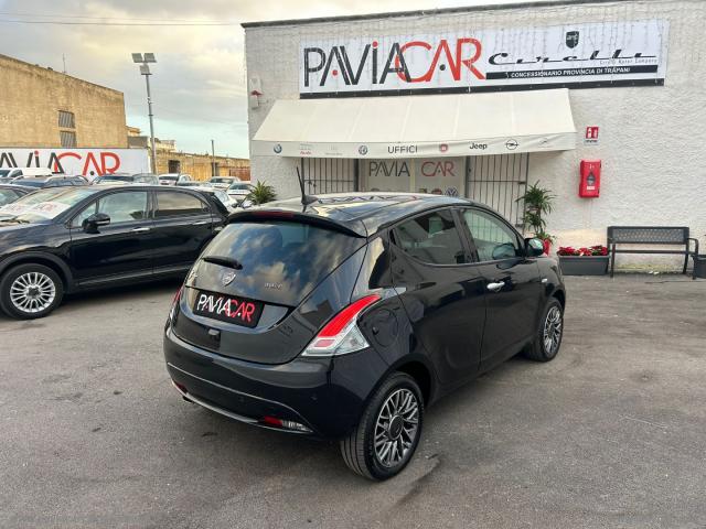 Auto - Lancia ypsilon 1.0 firefly 5p.s&s hybrid silver