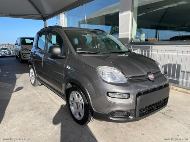 Fiat panda 1.0 firefly s&s hybrid city life