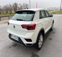 Auto - Volkswagen t-roc 1.6 tdi scr advanced bluemot.tech.