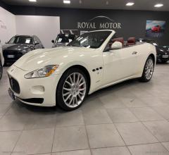 Auto - Maserati grancabrio 4.7 v8