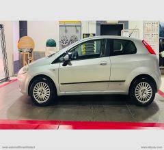 Auto - Fiat grande punto 1.4 16v 3p. emotion