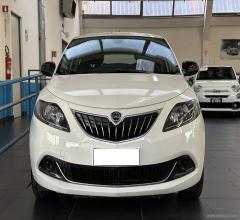 Auto - Lancia ypsilon 1.0 firefly 5ps&s hyb. eco silv.