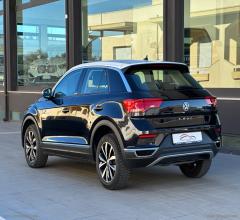 Auto - Volkswagen t-roc 1.6 tdi scr advanced bluemot.tech.