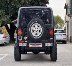 Auto - Jeep wrangler 4.0 hard top limited