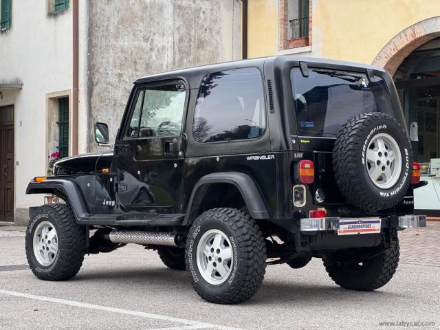 Auto - Jeep wrangler 4.0 hard top limited