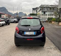 Auto - Peugeot 208 puretech 82 5p. allure