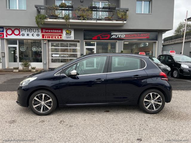 Auto - Peugeot 208 puretech 82 5p. allure