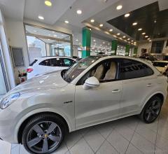 Auto - Porsche cayenne coupÃ¨ 3.0 v6 e-hybrid