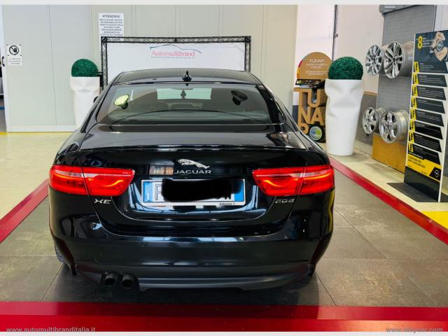 Auto - Jaguar xe 2.0 d turbo 180 cv aut. r-sport