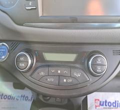 Auto - Toyota yaris 1.5 hybrid 5p. business