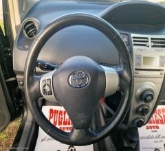 Auto - Toyota yaris 1.0 5p.