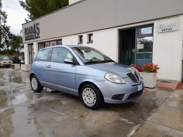 Auto - Lancia ypsilon 1.2 gpl oro giallo