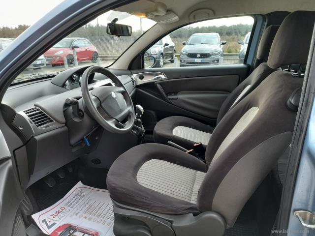 Auto - Lancia ypsilon 1.2 gpl oro giallo